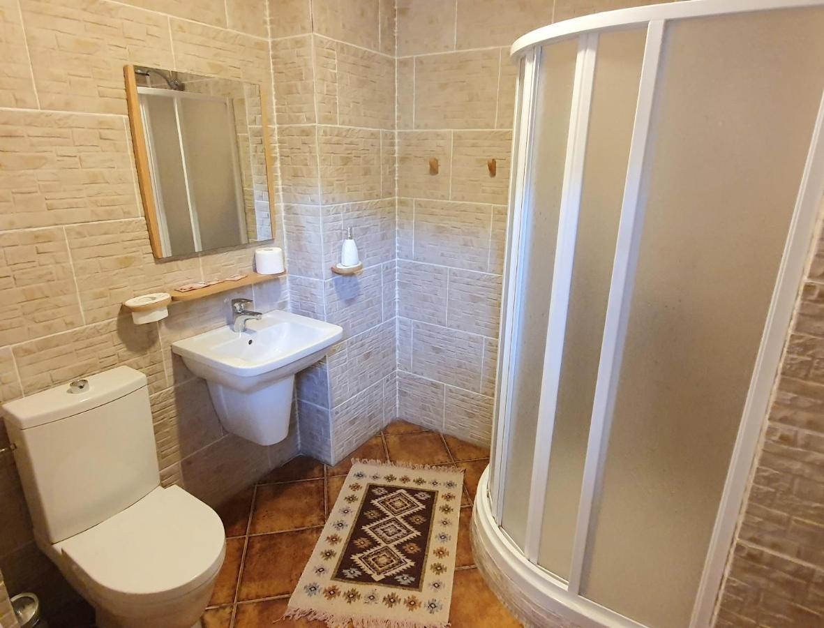 Отель Casa Cartianu Тыргу-Жиу Экстерьер фото